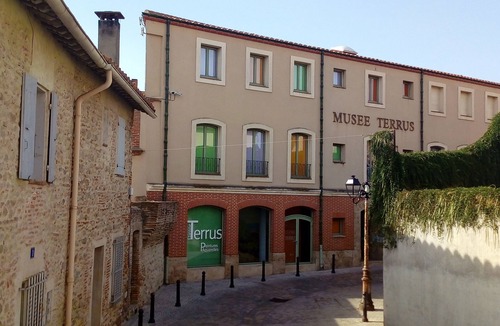 Elne House | At the foot of the cathedral, renovated village house just for you 2