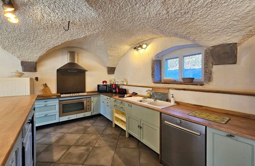 Manzat Cottage | At the gateway to the volcanoes - Large family home - Gite des Vaudelins 15 places