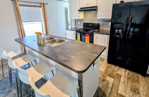 Camp Taylor House | At the Heart of Louisville 2 Bed/2 Bath House near Expo, SDF, Zoo, City, Derby