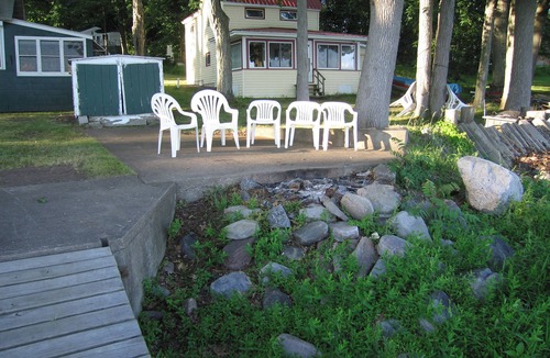 Cleveland House | At the Lake, Surrounded by Wilderness