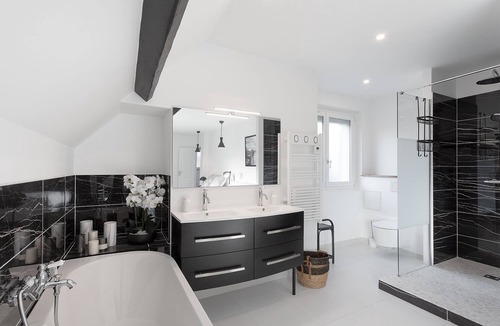 Savignies Bed & Breakfast | At the raw estate