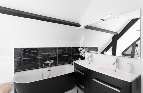 Savignies Bed & Breakfast | At the raw estate