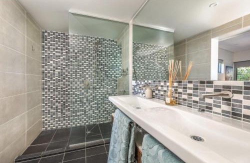 Point Lookout Apartment | At Waves Penthouse Unit15