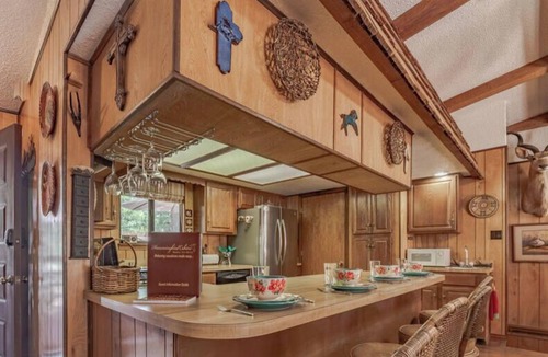 Ruidoso Cabin | At Wit's End: 'Don't be at your wit's end' looking for a vacation rental!' Hot tub & Pool Table