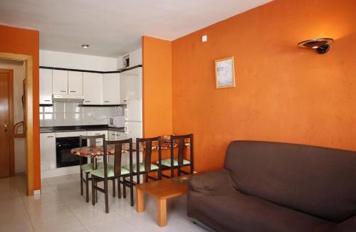 Torredembarra Apartment | AT031 Comunidad con 2 piscinas, a 5 min a pie de la playa