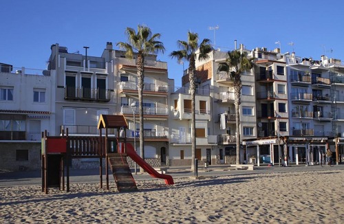 Torredembarra Apartment | AT076 Planta baja en 1ra línea del paseo marítimo