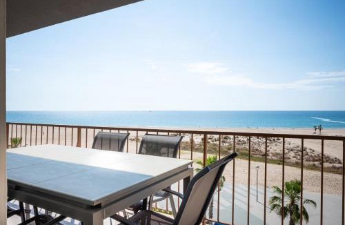 Torredembarra Apartment | AT111 Vistas frontales a la playa la Paella
