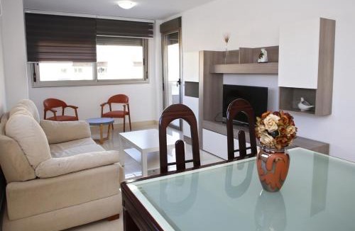 Torredembarra Apartment | AT143 Completamente equipado, con piscina y cerca de la playa