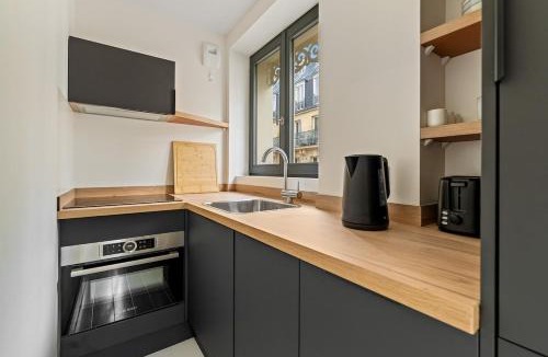 Quartier de la Goutte-d'Or Apartment | Atelier Bruant 1
