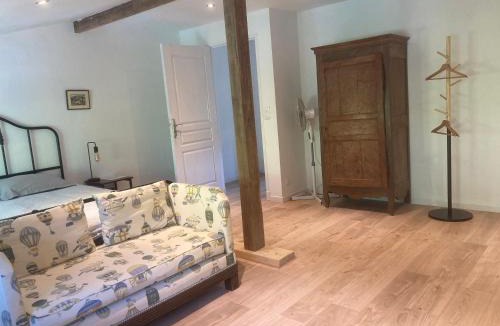 Semur-en-Auxois Bed & Breakfast | Atelier chambres