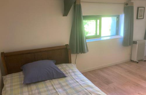 Semur-en-Auxois Bed & Breakfast | Atelier chambres