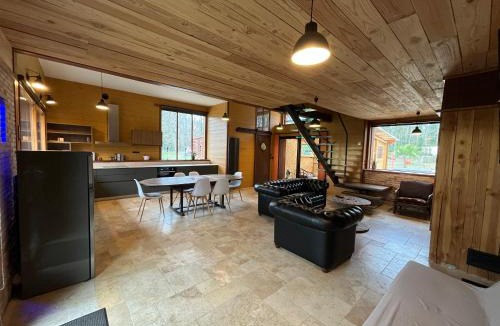 La Roche Foulques Apartment | Atelier, cosy et moderne & terrasse avec jacuzzi