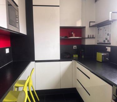 Evreux Apartment | Atelier Couleurs - F3 proche gare et centre-ville Evreux