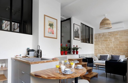 Saint-Vincent-de-Paul Apartment | Atelier d’artiste de luxe avec clim – Paris Centre