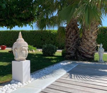 Saint-Aunes Bed & Breakfast | Atelier des Vidaux