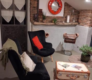 Saint-Paul-d'Uzore Bed & Breakfast | ATELIER NATUR'L Les Ronzieres