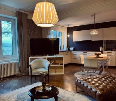Busserach Apartment | Atemberaubende Ferienwohnung direkt am See