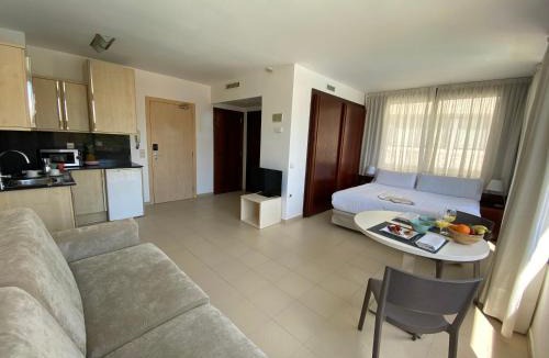 Vilanova I la Geltru Apartment | Atenea Park Suites & Apartments