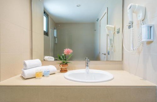 Vilanova I la Geltru Apartment | Atenea Park Suites & Apartments