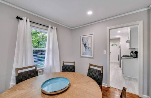 Forest Park House | ATH-Charming ForestPark 2mi from Interstat (stony)