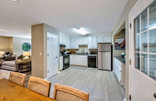 Acworth House | ATH - Comfortable 4BR Home for Extended Stay (rem)