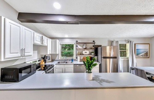 Dallas House | ATH - Dallas-2BR - Pet Friendly-Tranquil (Cole)