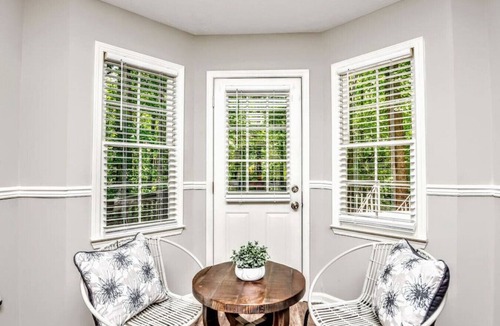 Dallas House | ATH - Dallas - 3BR - Pet Friendly - (arbor)