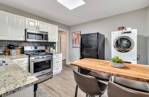 Fair Oaks House | ATH - Marietta - 3BR - Pet Friendly - Ranch (cochran)