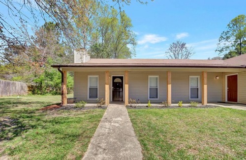 Marietta Villa | ATH - Marietta - 3BR - Pet Friendly - Ranch (160A)