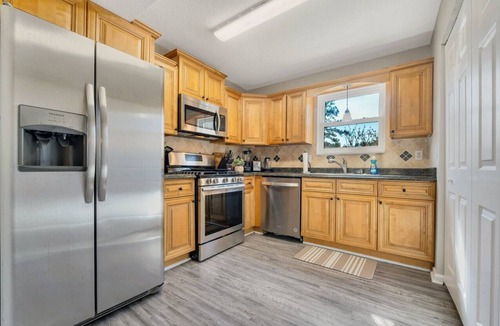 Marietta Villa | ATH - Sleeps 4 - 2 Beds - Pet friendly - Pam