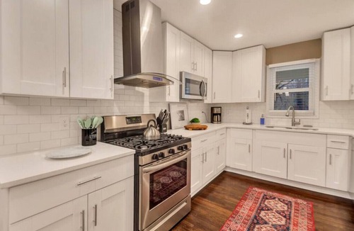 Smyrna House | ATH - Sleeps 6-3 Beds - Fenced/Pet friendly - Pat Mell