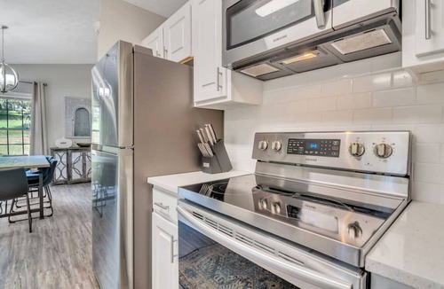 Woodstock House | ATH - Sleeps 6 - 3 Beds - Pet friendly - Hidden