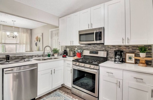 Kennesaw House | ATH - Sleeps 6 - 3 Beds - Pet friendly - Owens