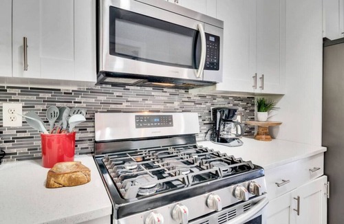Kennesaw House | ATH - Sleeps 6 - 3 Beds - Pet friendly - Owens