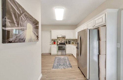 Acworth House | ATH - Sleeps 6 - 3 Beds - Pet friendly - Moonlight