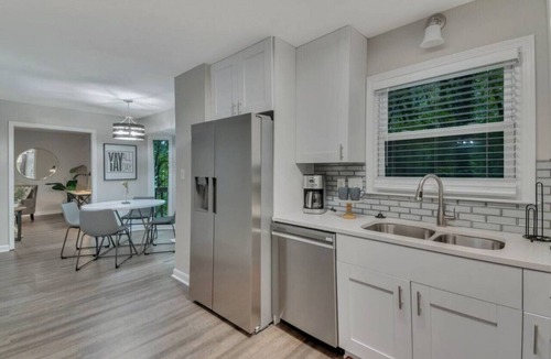 Acworth House | ATH - Sleeps 8 - 4 Beds - Pet Friendly - Moonlit