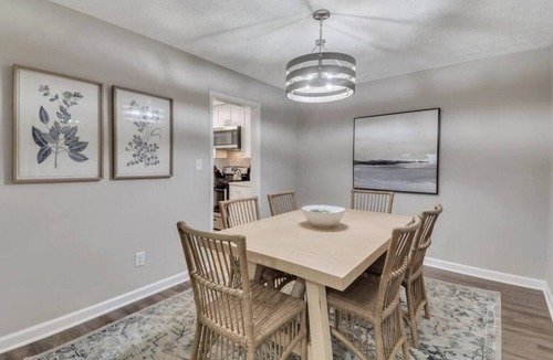 Acworth House | ATH - Sleeps 8 - 4 Beds - Pet Friendly - Moonlit