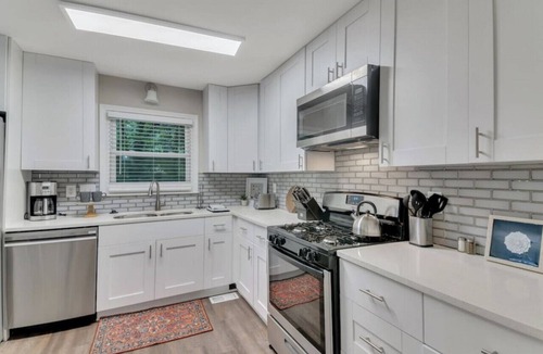 Acworth House | ATH - Sleeps 8 - 4 Beds - Pet Friendly - Moonlit