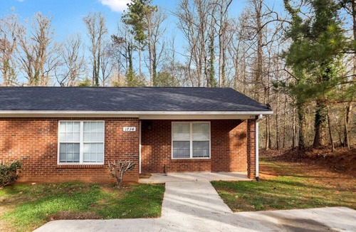 Austell Villa | ATH - Spring Road 1734 · Austell - 2BR- Ranch - Pet Friendly (1734)