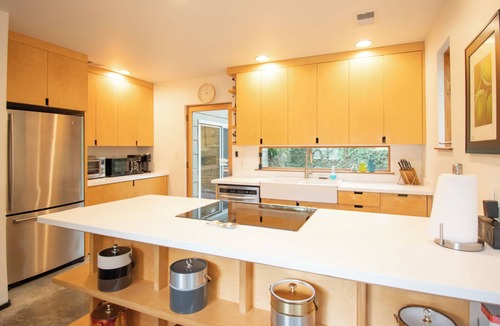 Athens House | Athens Getaway, Walk to Downtown!