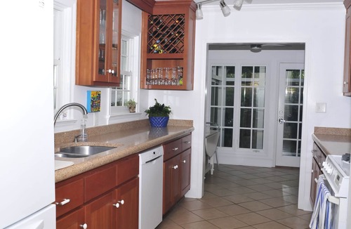 Athens House | Athens Parkway Drive