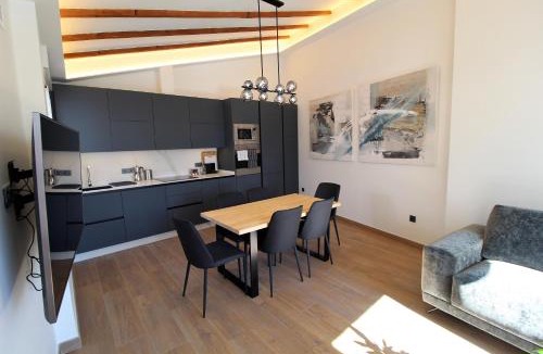 Campoamor Apartment | Atico loft de lujo con terraza espectacular y vista a los 2 castillos