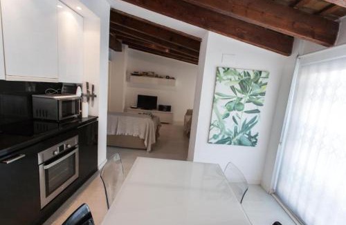 Ciutat Vella Apartment | Atico Tapineria