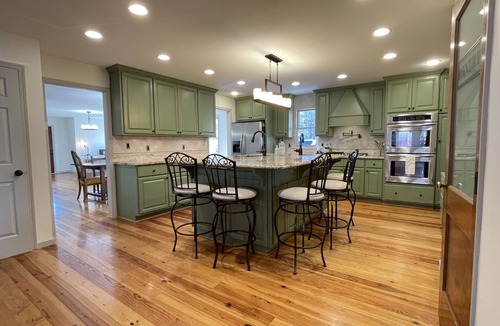 Douglasville Cabin | ATL Getaway cabin with riverfront views and hottub