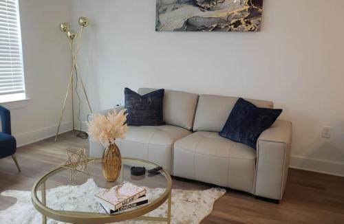 Reynoldstown Apartment | ATL Modern Oasis