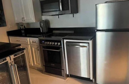 Collier Heights Apartment | ATL Modern Spa Studio Apt