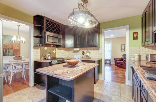 Windwood House | Atlanta Abode w/Yard in a Tranquil Setting!