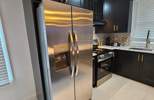 Candler-McAfee Apartment | Atlanta Chic Getaway!