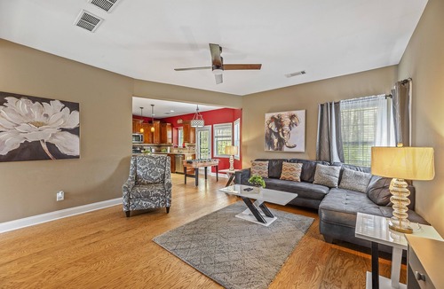 East Point House | Atlanta Retreat : Spacious Home with Office