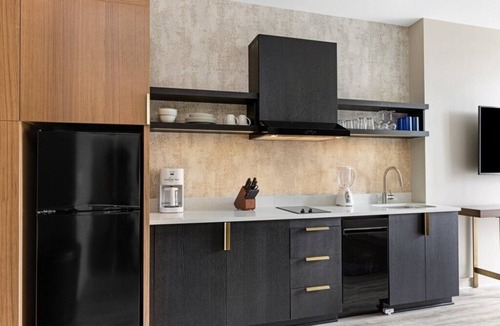 Downtown Atlanta Apartment | Atlanta | Skyline Stay | Pool & Downtown Access
